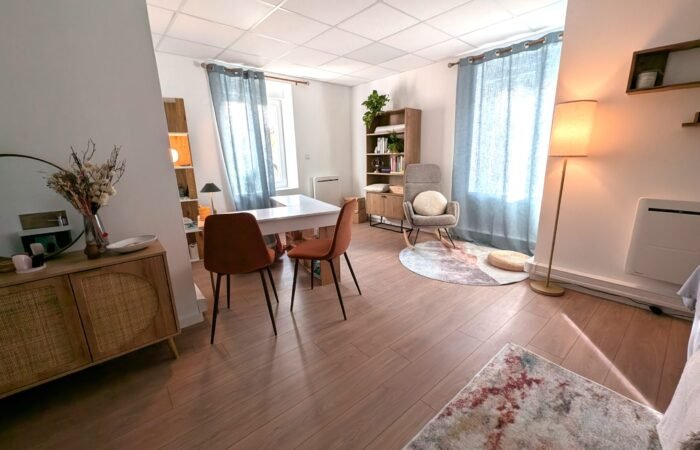 CABINET naturopathie réflexologie, calme, chaleureux, Hauconcourt, Metz, Amnéville, Moselle Hauconcourt, Metz, Amnéville, Naturopathe Moselle, Réflexologue Moselle, spécialisée obstétrique et pédiatrique, spécialisé femme, spécialisé grossesse, cabinet réflexologie naturopathie, médecine douce, bien être, santé, femme, enfant, famille, bébé, grossesse ,réflexologue certifié, naturopathe certifié, holistique, micronutrition, aromathérapie, gemmothérapie, mycothérapie, énergétique, Ingham, MTC, fleurs de bach, élixirs floraux, compléments alimentaire, nutrition, obstétrique, pédiatrique